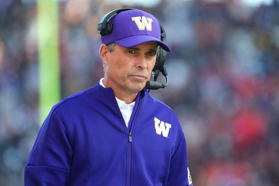 Chris Petersen Is Stepping Down As Washington's Head Coach – Giving Up