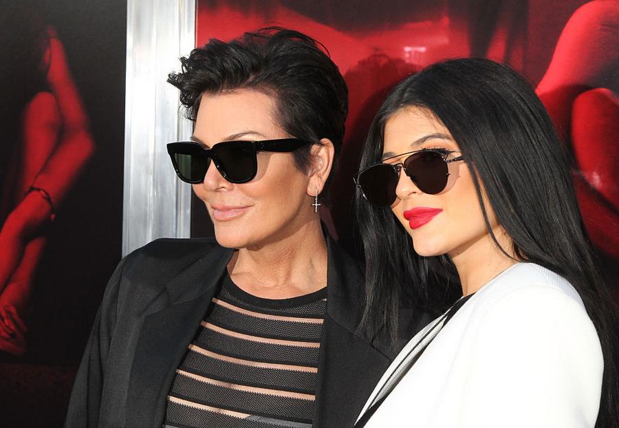Kylie Jenner Furious With Mom Kris Jenner Over Being Stripped Of Billionaire Status Internewscast - making kylie jenner a roblox account