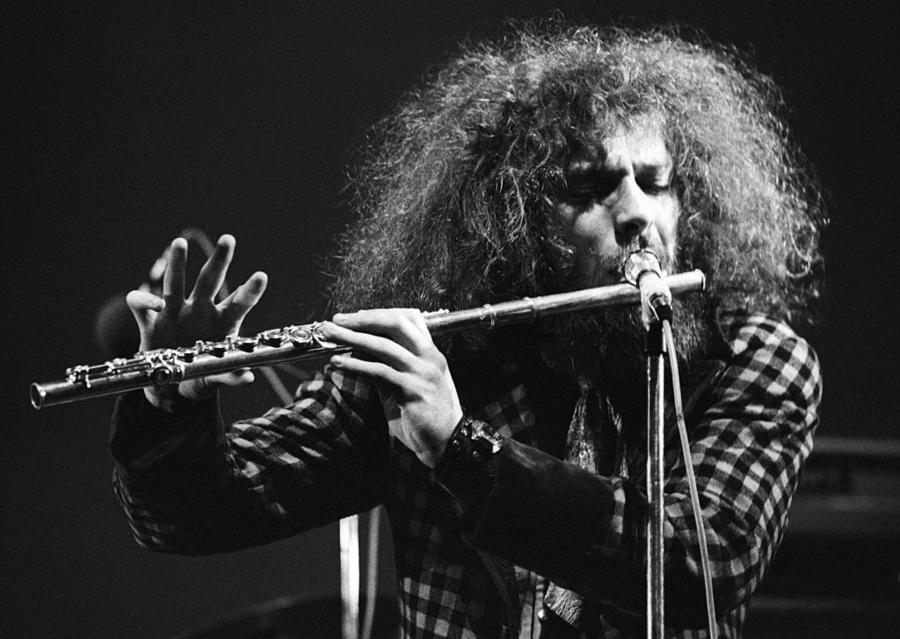 Ian Anderson, Jethro Tull frontman, reveals he has 'incurable lung