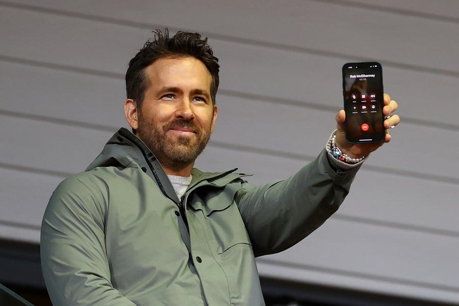 Ryan Reynolds ganará una cantidad ASOMBROSA gracias a la venta móvil Mint de nueve cifras (¡efectivo y acciones!)