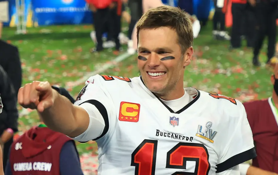 Tom Brady Could Earn $375 Million From Fox AND Own Part Of The Las Vegas Raiders – They're Not Mutually Exclusive!