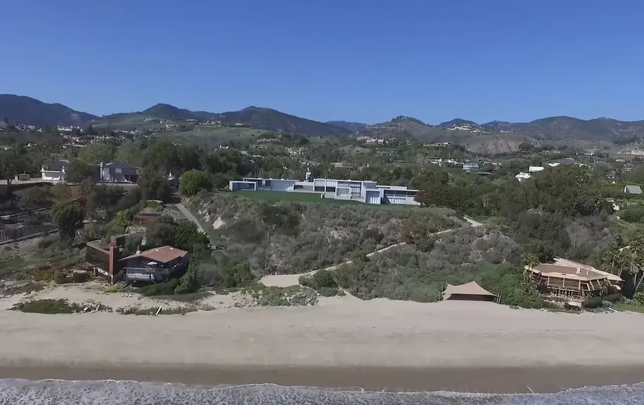 Jay-Z And Beyonce Just Bought The Most Expensive Mansion In US History: A $200 Sprawling Million Malibu Spaceship