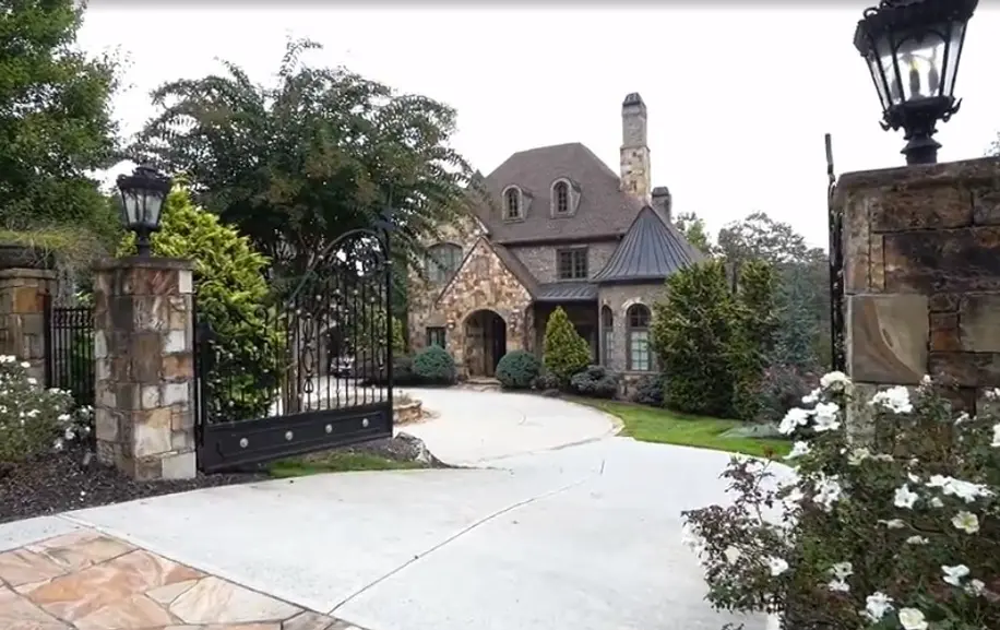 Divorcing Reality TV Couple Kim Zolciak And Kroy Biermann Slash $1 MIllion Off Price Of Atlanta Mansion, Now Asking $4.5 Million