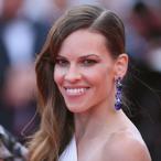 Hilary Swank Shows Us That Hollywood Isn't Immune To The Gender Wage Gap Issue