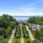 $55 Million Waterfront Mansion In New York Is Simultaneously The Weirdest And Most Jaw-Dropping Property You've Ever Seen