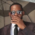 "Functionally Illiterate" R. Kelly Once Thought He Was Worth $900 Million… Because That's What Someone Told Him