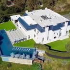 Ben Affleck And Jennifer Lopez Could Take A Loss Of $25 Million On Their Beverly Hills Mansion