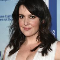 Melanie Lynskey Net Worth