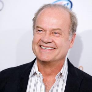 Kelsey Grammer drinking