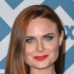 Emily Deschanel Net Worth