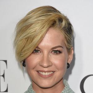 Jenna Elfman Net Worth