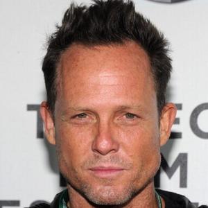 Dean Winters Net Worth