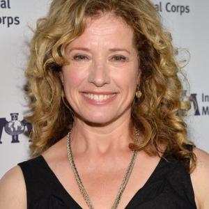 Nancy Travis Net Worth