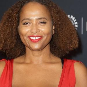 Lisa Nicole Carson Net Worth
