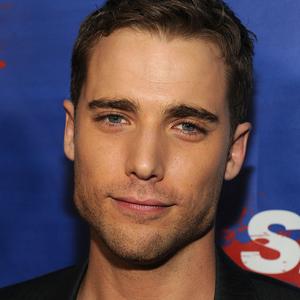 Dustin Milligan Net Worth