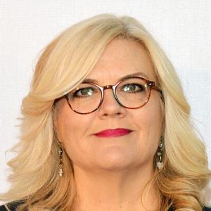 Next photo of Paula Pell