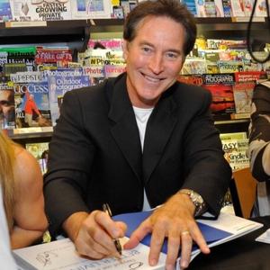Drake Hogestyn Net Worth