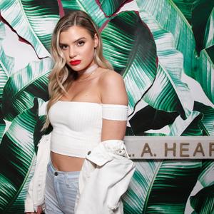 Alissa Violet Net Worth