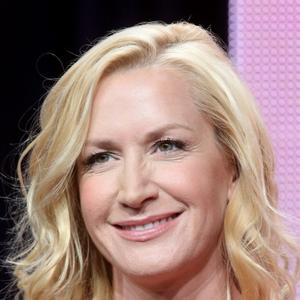 Angela Kinsey Net Worth