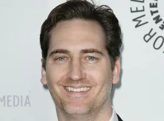 Debra Messing Net Worth | Celebrity Net Worth