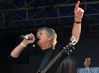 Tom Cochrane Net Worth