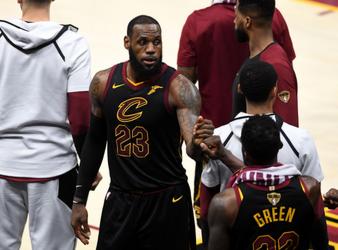 Highest-Paid NBA Players 2021-22: LeBron James Crushes Earnings Record