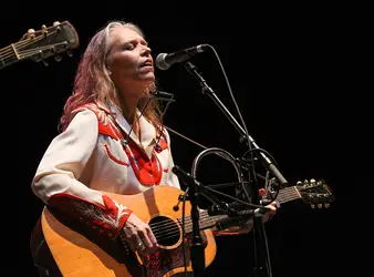 Laura Marling Net Worth | Celebrity Net Worth