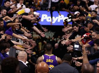 Los Angeles, CA Basketball Court: Staples Center – Courts of the World