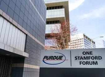 Opioid Billionaire Sackler Family On Verge Of Winning Immunity In The Multitude Of Lawsuits Against Their Company Purdue Pharma