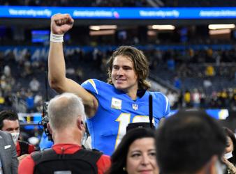 Matthew Stafford Vs. Joe Burrow - How Do The Quarterbacks Stack Up In Terms  Of Salary, Career Earnings And Net Worth?