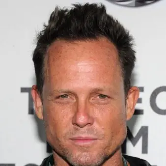 Dean Winters Net Worth | Celebrity Net Worth