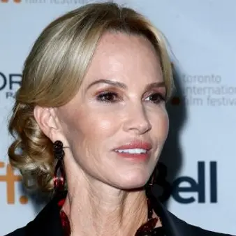 Janet Jones Net Worth