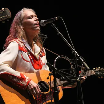 Gillian Welch Net Worth | Celebrity Net Worth