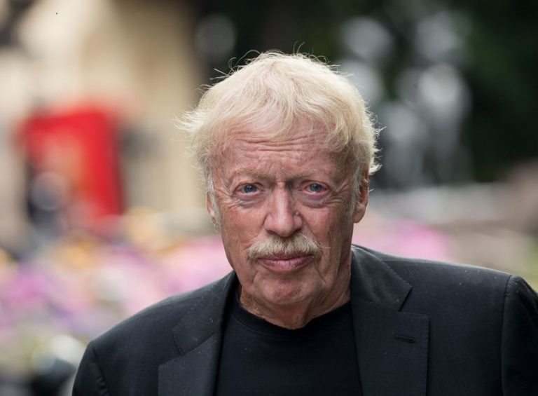 phil-knight-net-worth-celebrity-net-worth