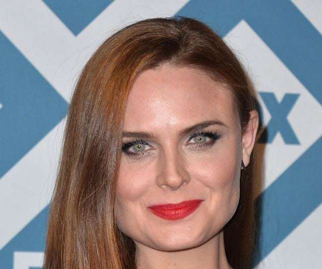 Emily Deschanel Net Worth Bio Height Family Age Weight Wiki 2021 Images