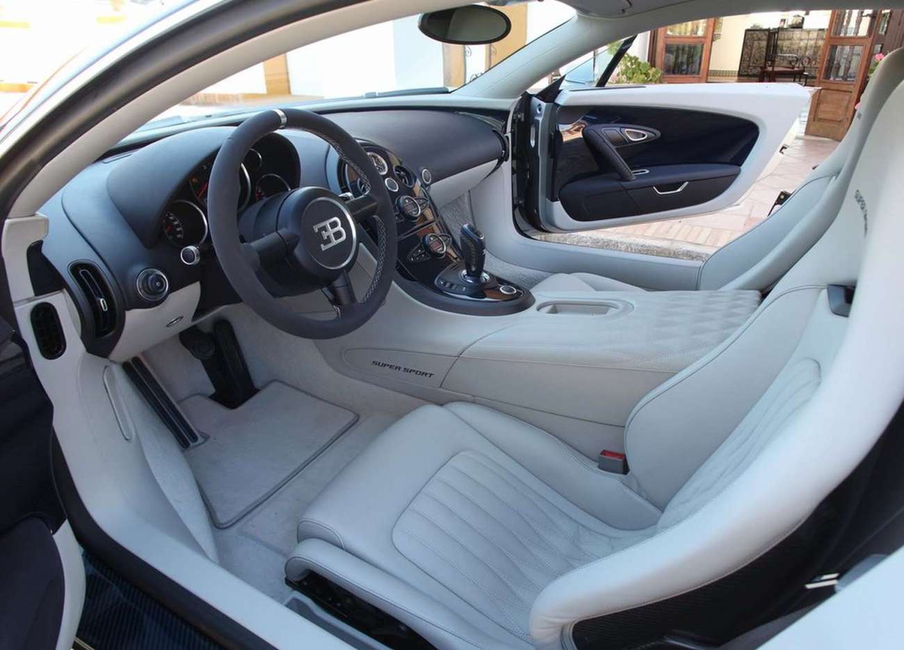Bugatti Veyron Interior And Startup Youtube