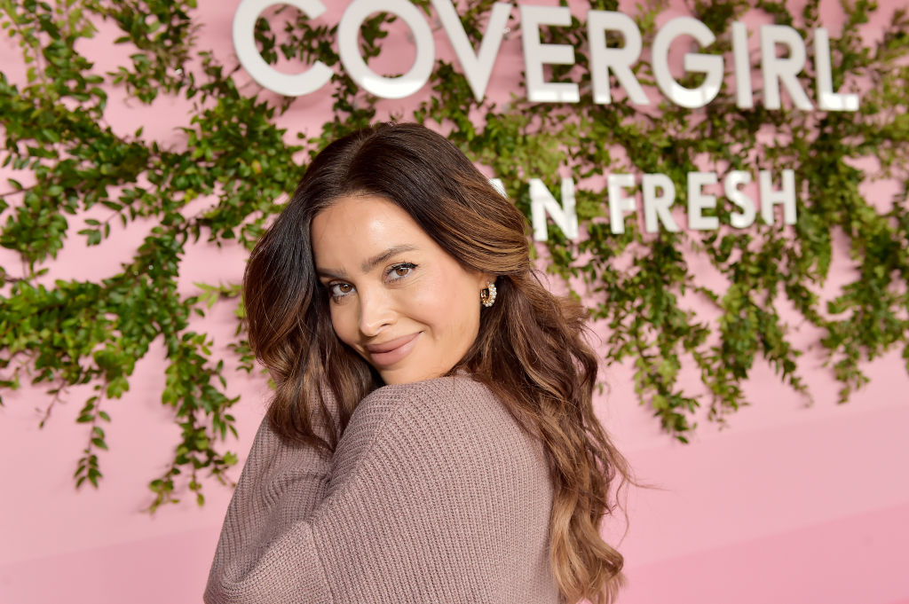Revealed: Sarah Stage  & Career Highlights Net Worth 2026: Career Earnings & Assets