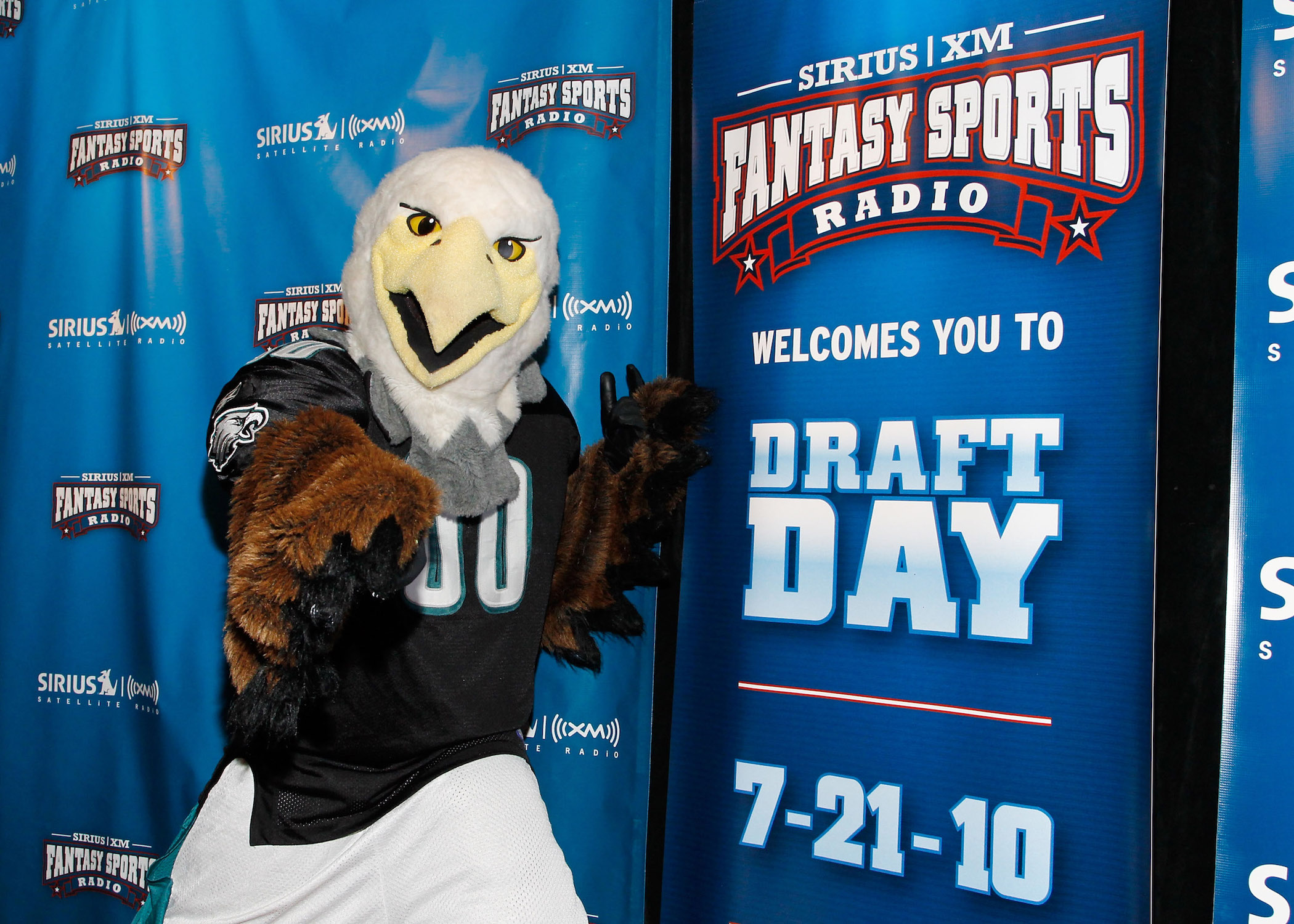 What Is Philadelphia Eagles Mascot Swoop Salary?