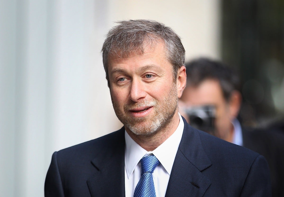 LONDON, ENGLAND - NOVEMBER 02: Businessman and Chelsea Football Club owner Roman Abramovich arrives at The High Court on November 2, 2011 in London, England. Russian businessman Boris Berezovsky is alleging a breach of contract over businnes deals with Mr Abramovich and is claiming more than £3.2bn in damages. (Photo by Peter Macdiarmid/Getty Images)