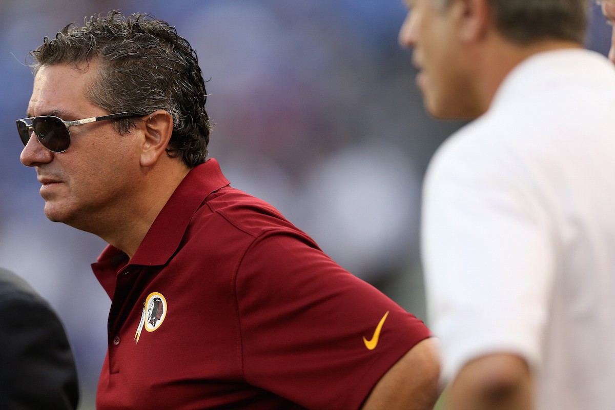 Dan Snyder Has a Massive $2.6 Billion Net Worth Despite His Disastrous  Ownership of the Washington Football Team