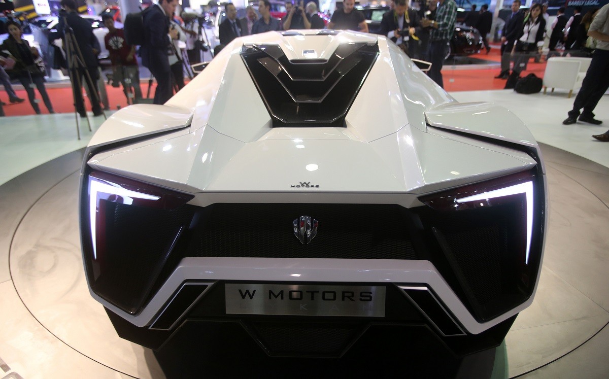 W Motors Lykan Hypersport салон