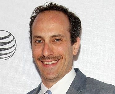 How Much is Peter Grosz Worth? Peter Grosz's Total Wealth - Is the Star a Billionaire? Net Worth 2026: Career Earnings & Assets