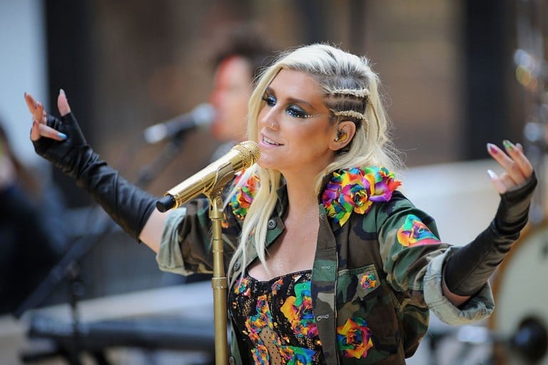 Financially Struggling Kesha Gets Financial Support From Taylor Swift