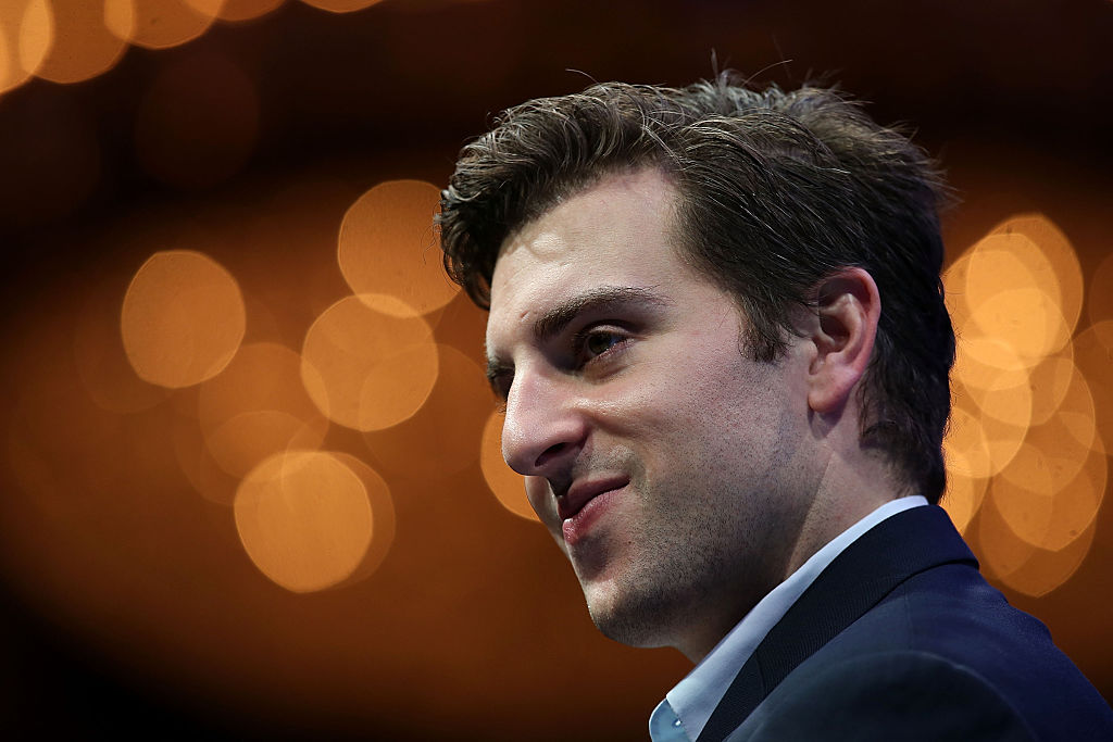 airbnb-founders-pledge-to-donate-billions-to-philanthropy-celebrity