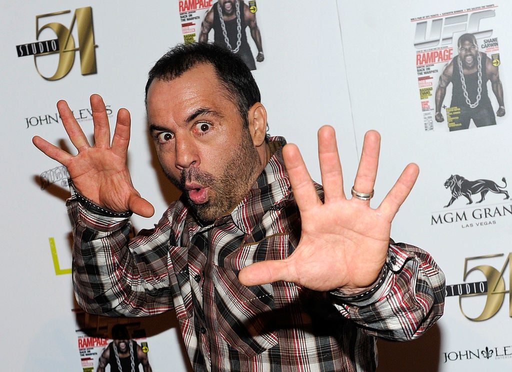 how-much-does-joe-rogan-make-per-episode-of-his-jre-podcast