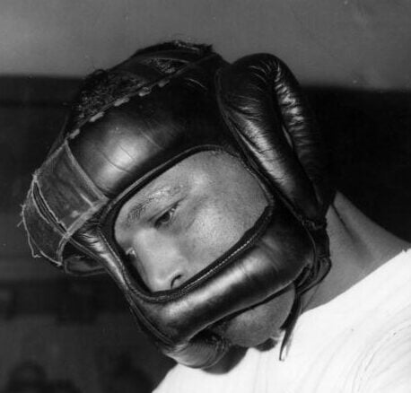 Sugar Ray Robinson's net worth ( American boxer )