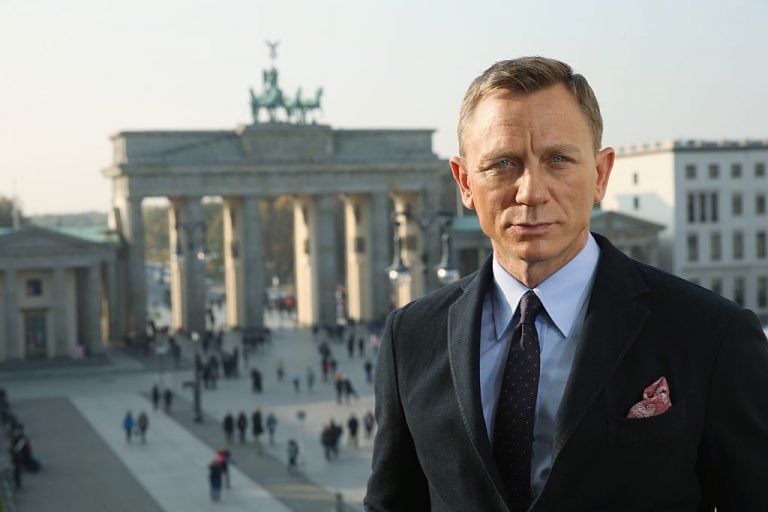 Daniel Craig Finally Agrees To Come Back As Bond - For A Reported $135M ...