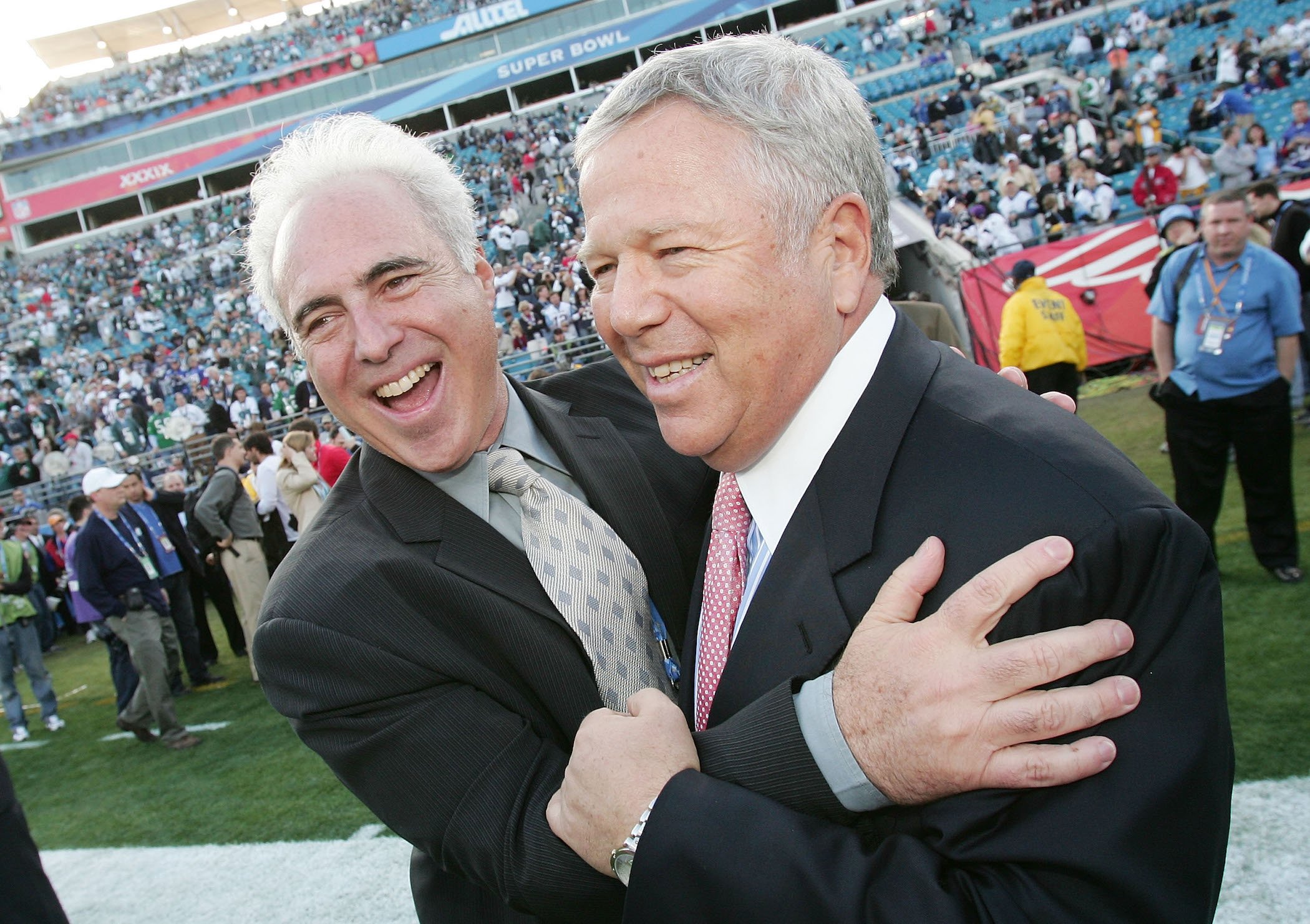 Comparing The Net Worths of Jeffrey Lurie And Robert Kraft (Eagles Owner VS Patriots ...