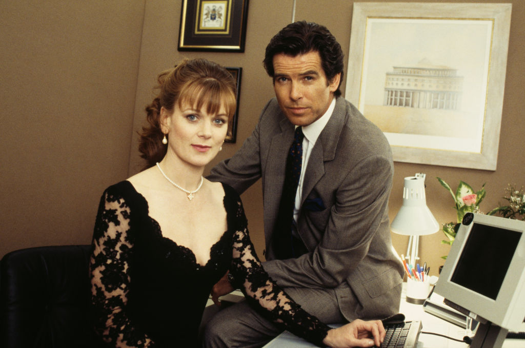 Latest Update: Samantha Bond's Assets & Salary & Career Highlights Net Worth 2026: Career Earnings & Assets