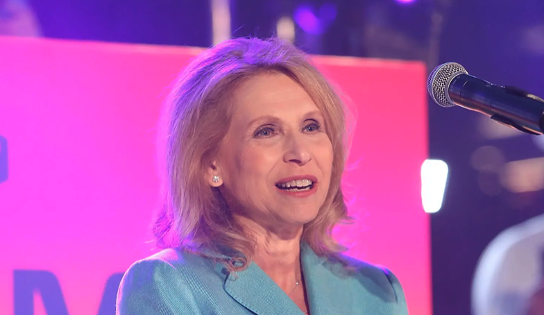 Latest Update: Shari Redstone  & Career Highlights Net Worth 2026: Career Earnings & Assets
